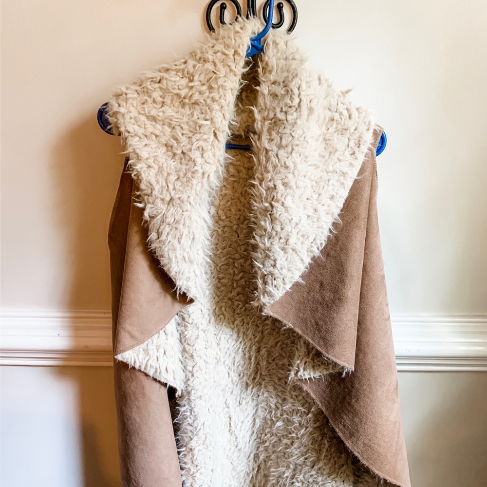 Faux Fur Drapey Cardi!